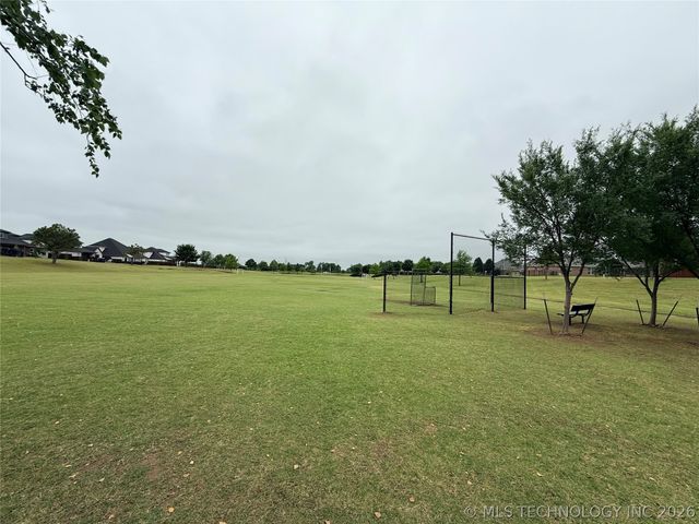12719 S 4th Street, Jenks, OK 74037
