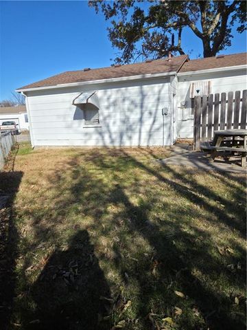 1711 Lockhart Lane, Osawatomie, KS 66064