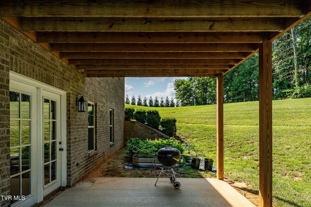 3441 Allison Meadows, Piney Flats, TN 37686