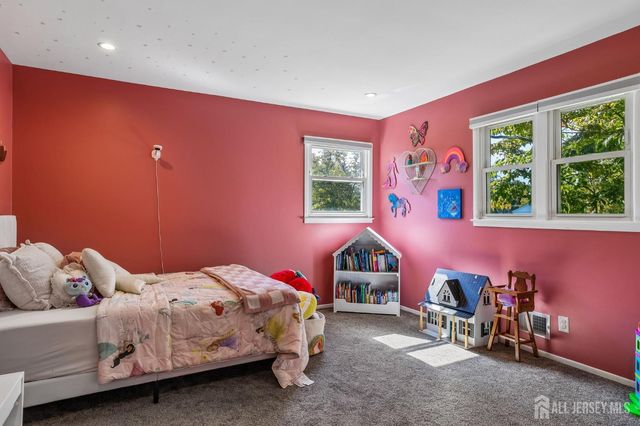 9 Heather Drive, Manalapan, NJ 07726