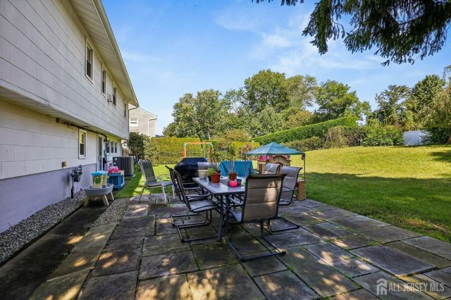 9 Heather Drive, Manalapan, NJ 07726