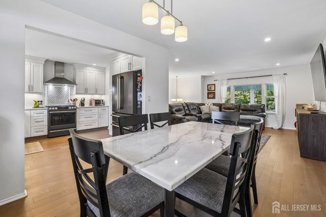 9 Heather Drive, Manalapan, NJ 07726
