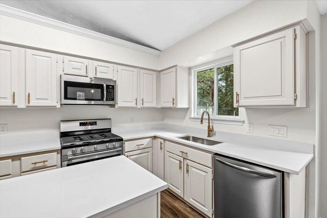 4004 Danli LN, Austin, TX 78749