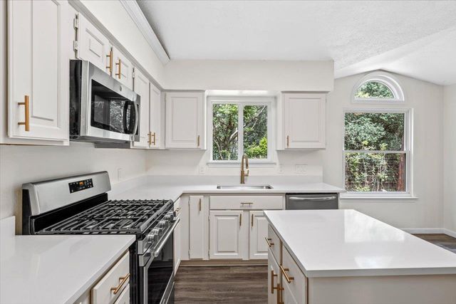 4004 Danli LN, Austin, TX 78749