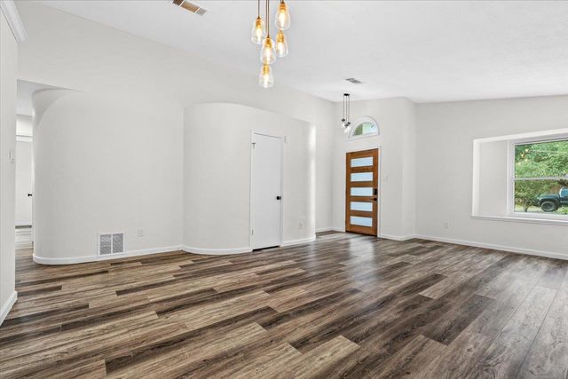 4004 Danli LN, Austin, TX 78749