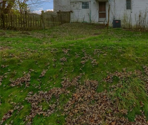 819 Leech St, Mckeesport, PA 15132