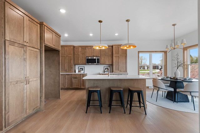 305 BATTERY AVENUE, De Pere, WI 54115