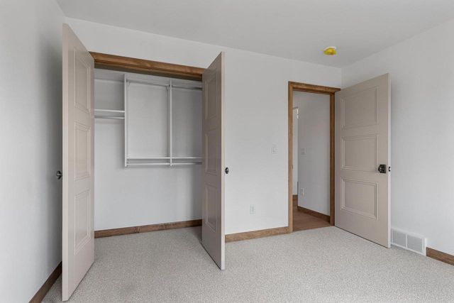 305 BATTERY AVENUE, De Pere, WI 54115