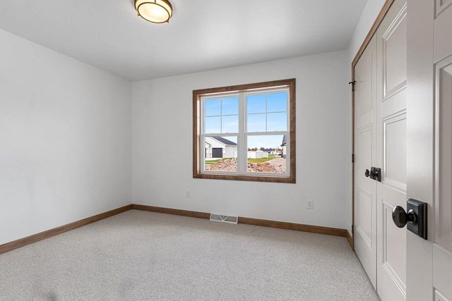 305 BATTERY AVENUE, De Pere, WI 54115