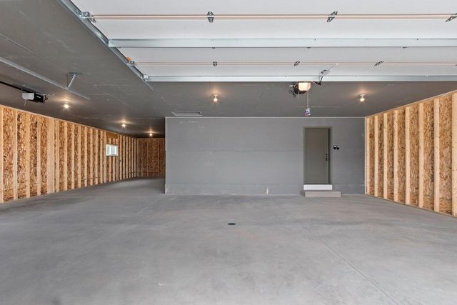 305 BATTERY AVENUE, De Pere, WI 54115