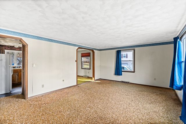 16 Picard Cir, Easthampton, MA 01027