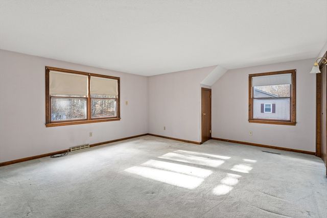 16 Picard Cir, Easthampton, MA 01027