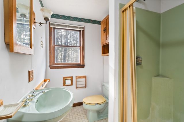 16 Picard Cir, Easthampton, MA 01027