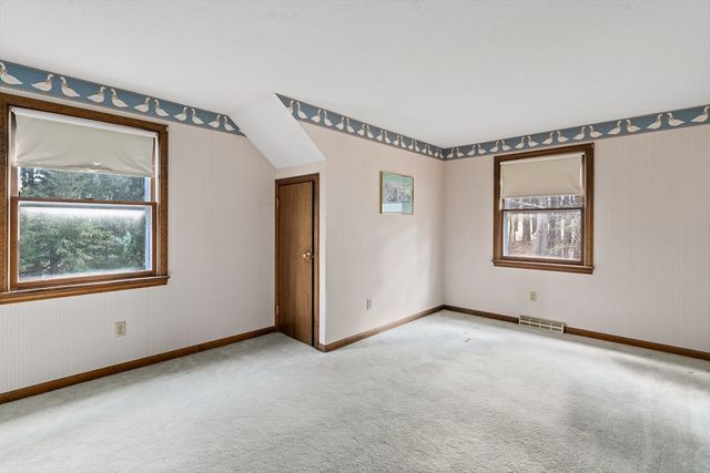 16 Picard Cir, Easthampton, MA 01027