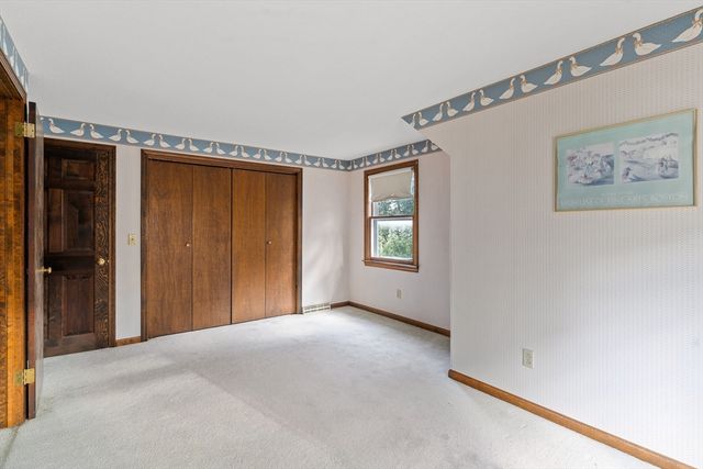 16 Picard Cir, Easthampton, MA 01027