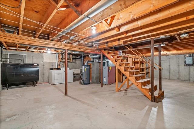 16 Picard Cir, Easthampton, MA 01027