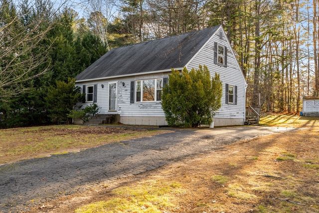 16 Picard Cir, Easthampton, MA 01027