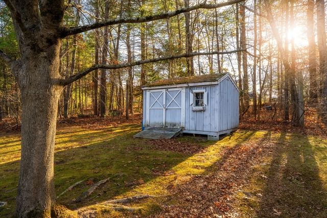 16 Picard Cir, Easthampton, MA 01027