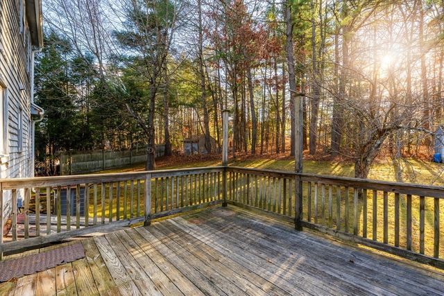 16 Picard Cir, Easthampton, MA 01027