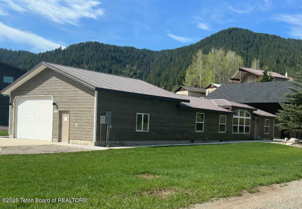508 THREE RIVERS Drive, Alpine, WY 83128 photo 2