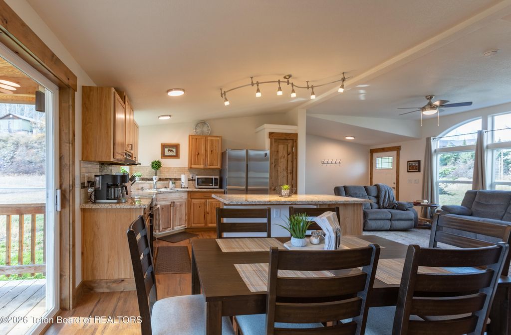 508 THREE RIVERS Drive, Alpine, WY 83128 photo 3