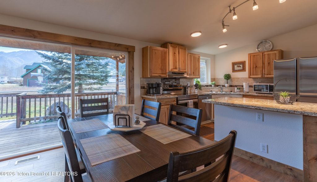 508 THREE RIVERS Drive, Alpine, WY 83128 photo 4