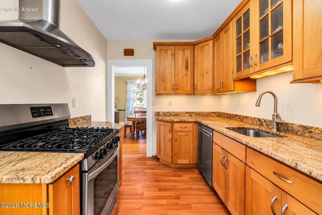 32 Ferndale Road, North Caldwell, NJ 07006