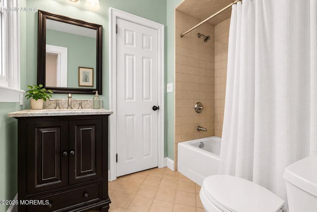 32 Ferndale Road, North Caldwell, NJ 07006