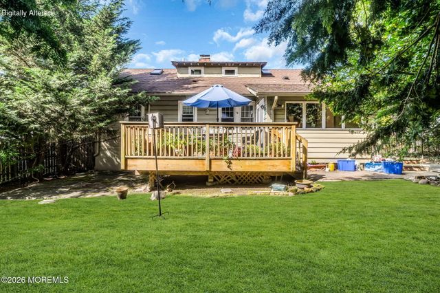32 Ferndale Road, North Caldwell, NJ 07006