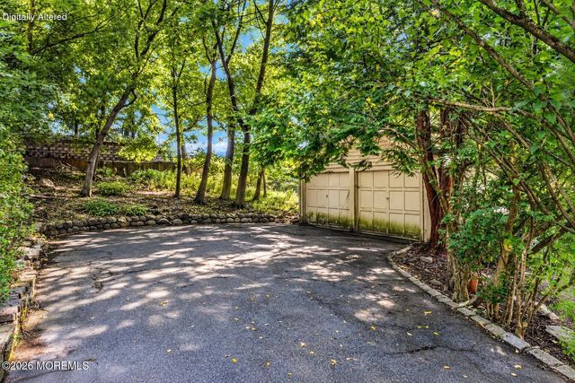 32 Ferndale Road, North Caldwell, NJ 07006