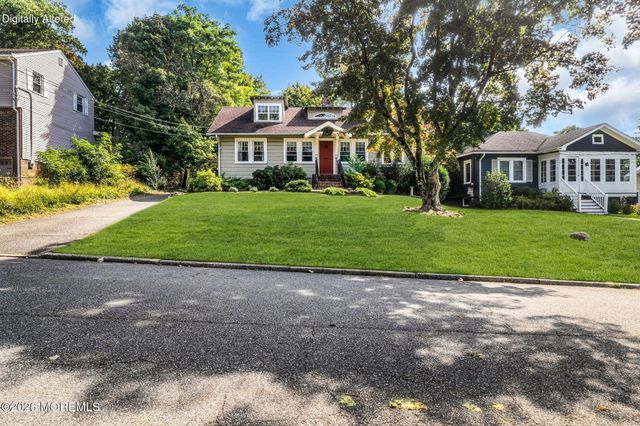 32 Ferndale Road, North Caldwell, NJ 07006
