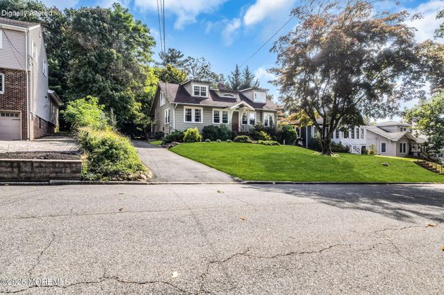 32 Ferndale Road, North Caldwell, NJ 07006