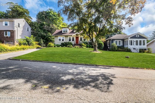 32 Ferndale Road, North Caldwell, NJ 07006
