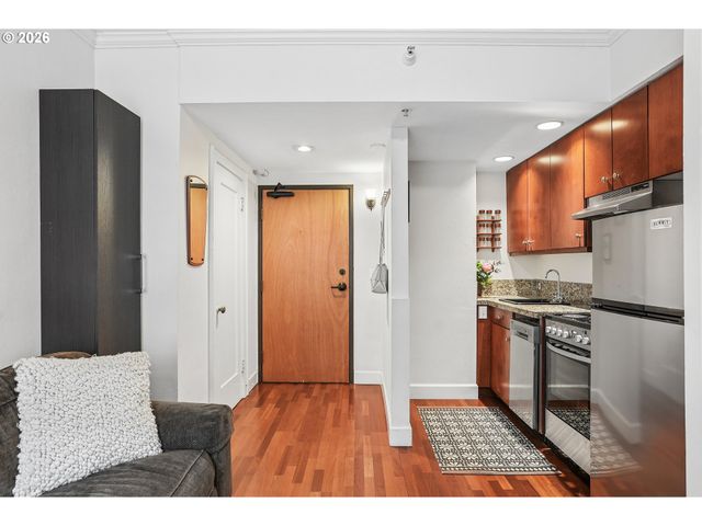 1005 Sw PARK Ave 203, Portland, OR 97205