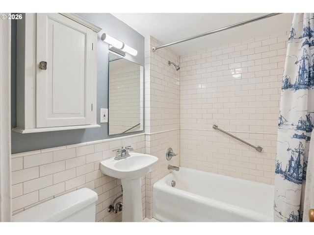1005 Sw PARK Ave 203, Portland, OR 97205