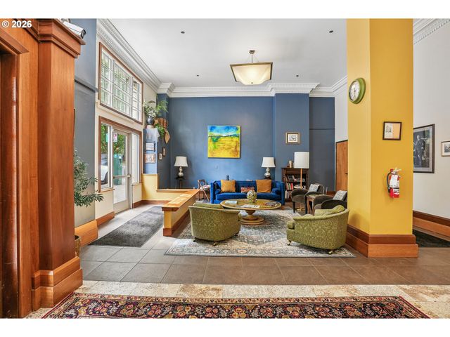1005 Sw PARK Ave 203, Portland, OR 97205