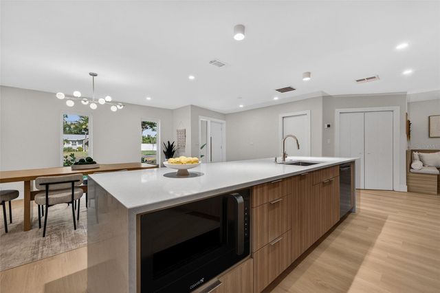 6649 PINELLAS POINT DRIVE S, St Petersburg, FL 33712