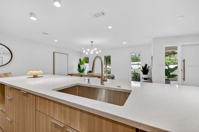 6649 PINELLAS POINT DRIVE S, St Petersburg, FL 33712