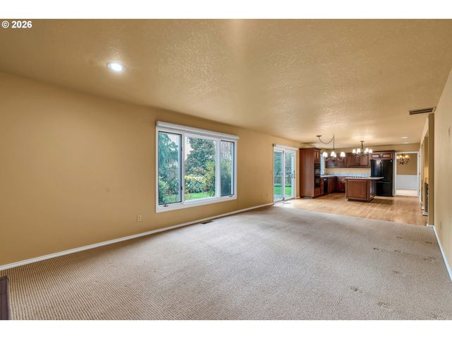 7061 Sw WINDEMERE Loop, Portland, OR 97225