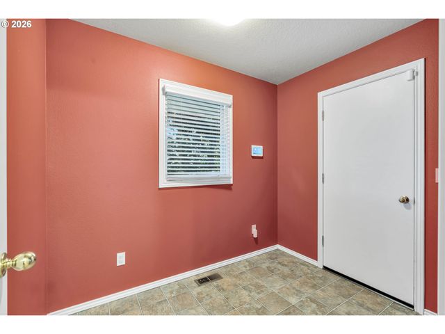 7061 Sw WINDEMERE Loop, Portland, OR 97225