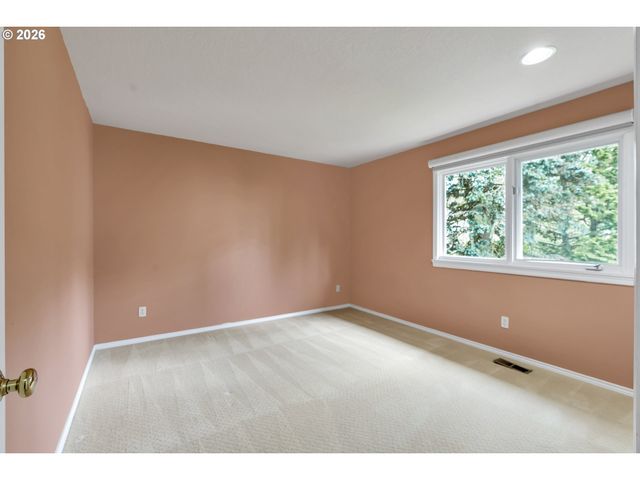 7061 Sw WINDEMERE Loop, Portland, OR 97225