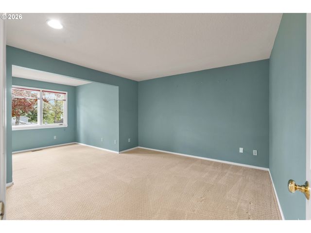 7061 Sw WINDEMERE Loop, Portland, OR 97225