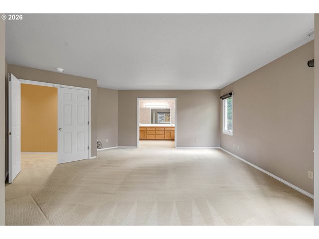 7061 Sw WINDEMERE Loop, Portland, OR 97225