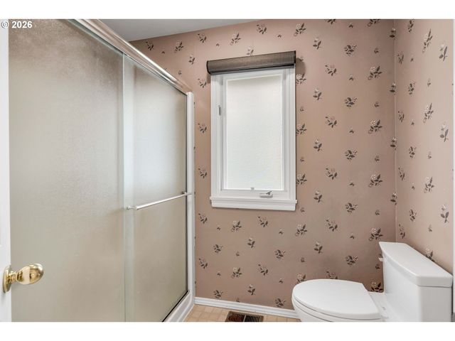 7061 Sw WINDEMERE Loop, Portland, OR 97225