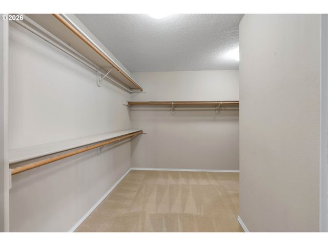 7061 Sw WINDEMERE Loop, Portland, OR 97225