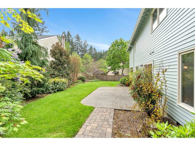 7061 Sw WINDEMERE Loop, Portland, OR 97225