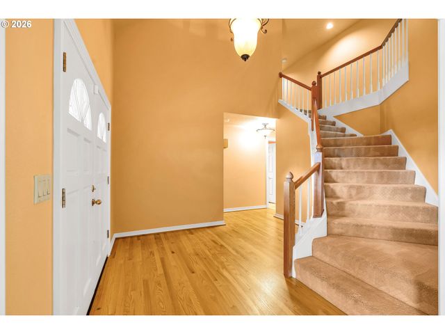 7061 Sw WINDEMERE Loop, Portland, OR 97225