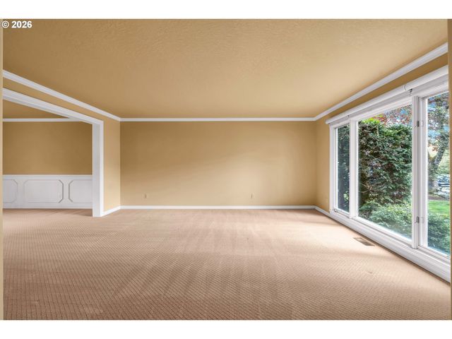 7061 Sw WINDEMERE Loop, Portland, OR 97225