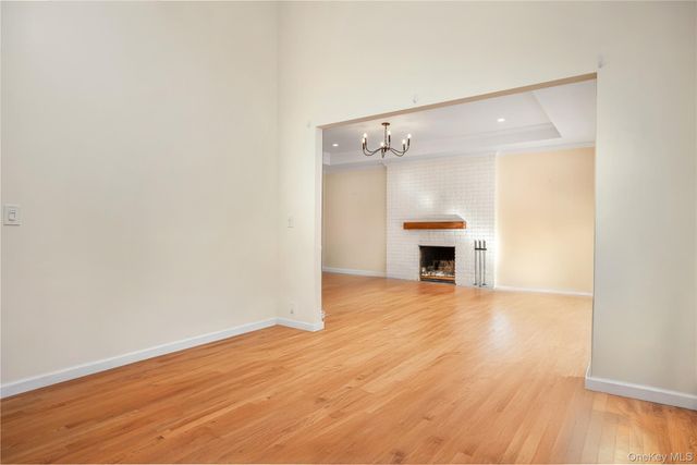 10 Sherman, Glen Cove, NY 11542