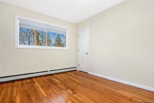 10 Sherman, Glen Cove, NY 11542